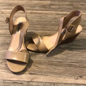 Size 6 wedge sandals Steve Madden
